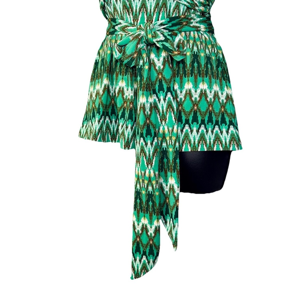 VTG BCBG MAXAZRIA Green Southwest V-Neck Twist Tank Top Y2K Wrap Waist Tie Shirt - Picture 4 of 8